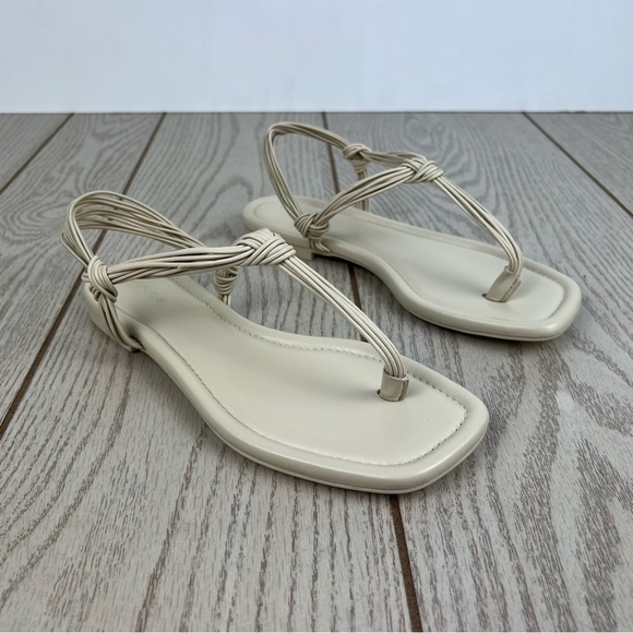 Vince Shoes - Vince Deja Knotted Leather T-strap Thong Sandals 7M Moonlight (Cream) $225